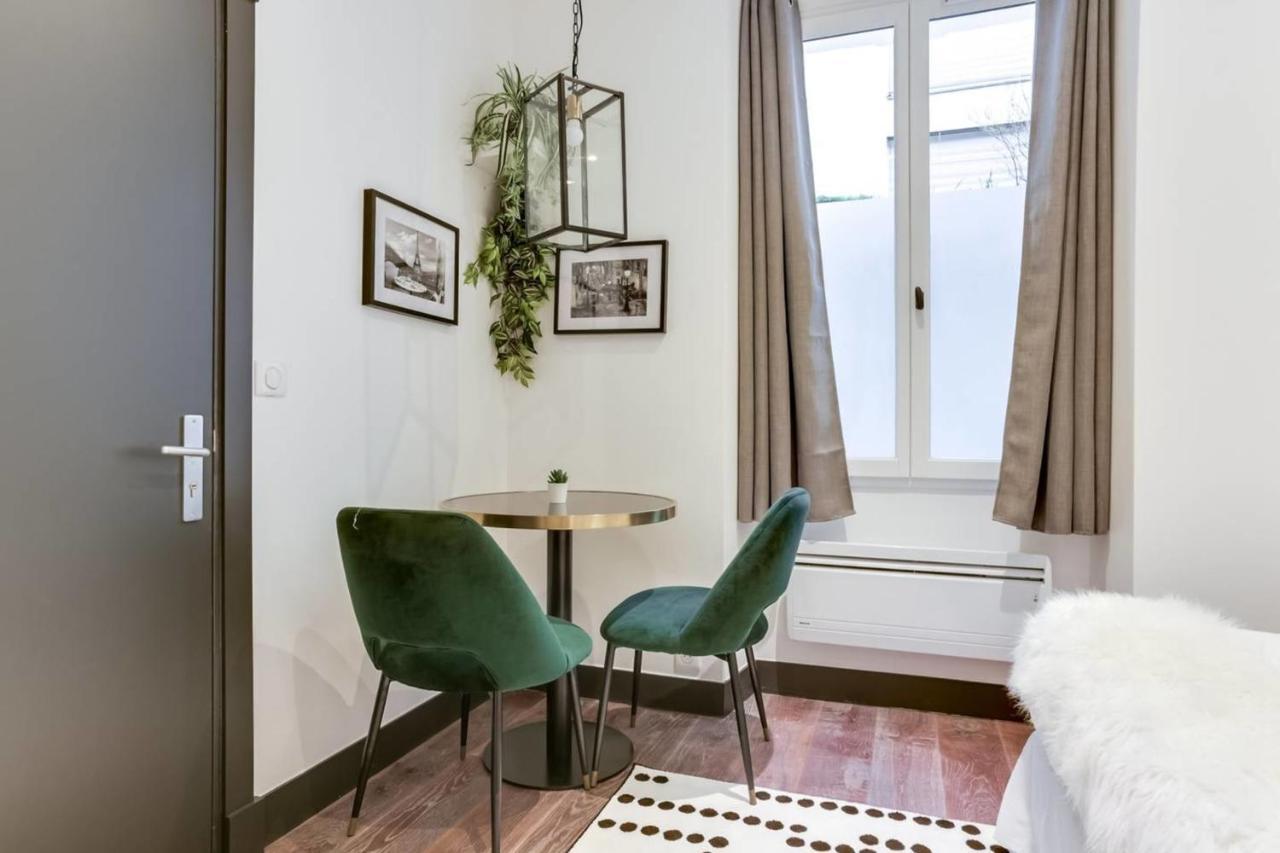 Guestready - Magnifique Studio Near Eiffel Tower Lägenhet Paris Exteriör bild